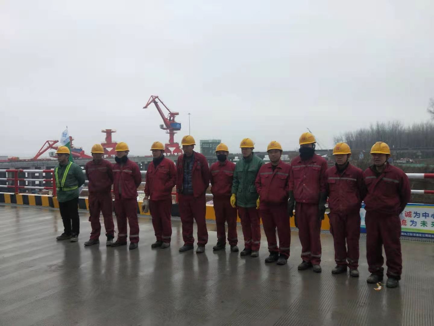 集團(tuán)總經(jīng)理張慶金點(diǎn)贊智能裝備公司